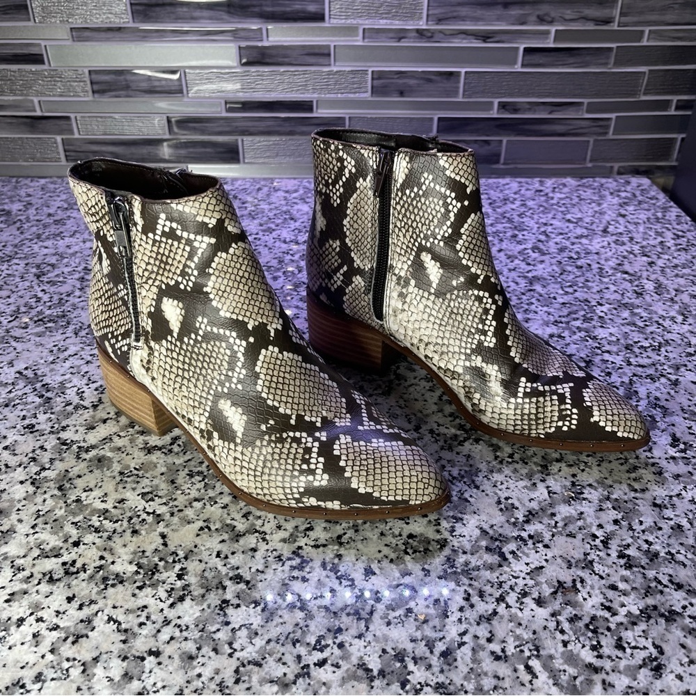 Bleeker & Bond | Gwen Snakeskin Print Ankle Boot Bootie Brown Tan Size 7